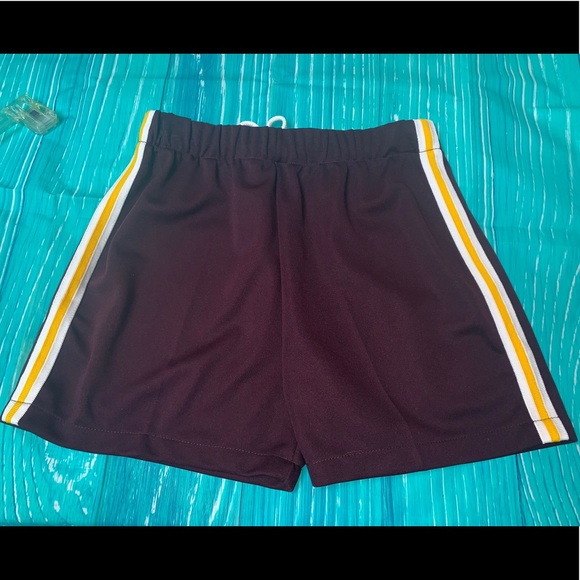 Kids 16 Maroon Cheerleading Athletic Shorts NWT - Picture 1 of 3